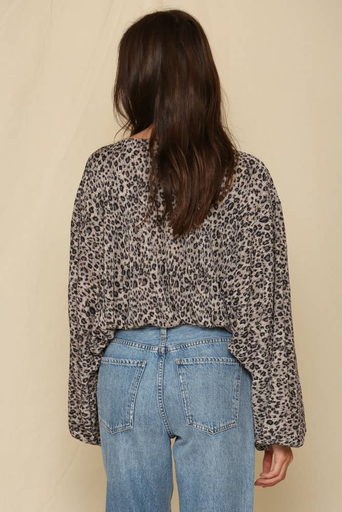 RJ1969 | Long Sleeve Overlapped Knit Leopard Crinkled Top