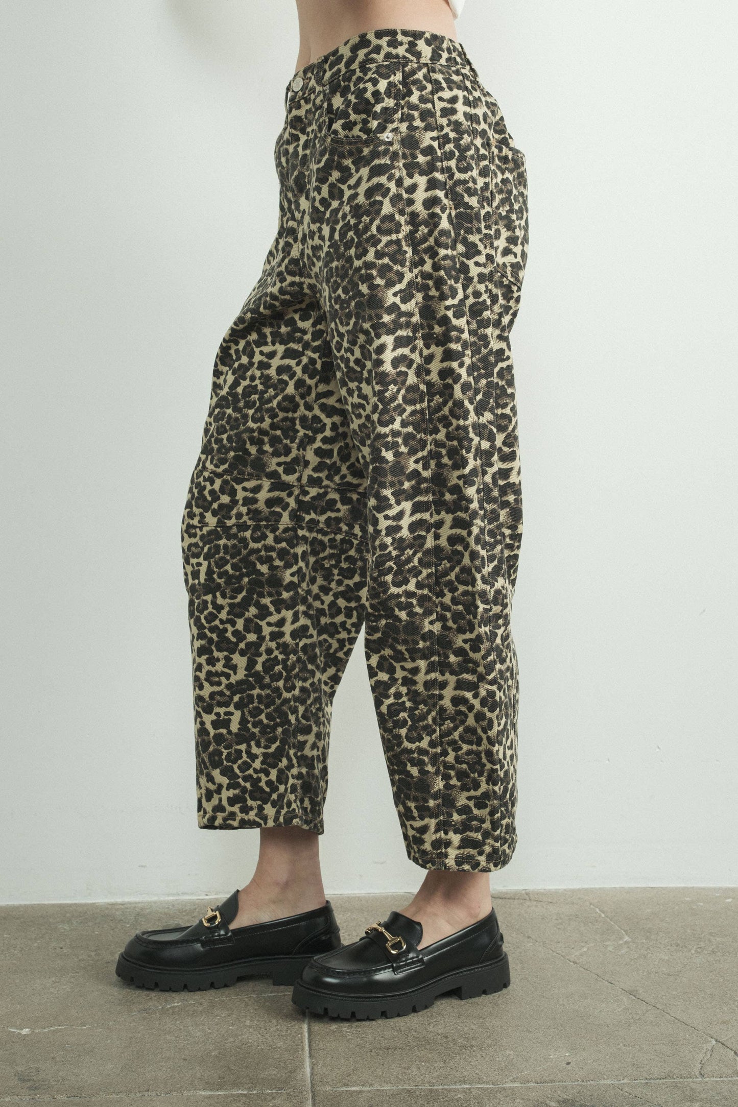 MAP2740-ANIMAL LOUCHY RELAX FIT DENIM ANIMAL PRINT PANTS