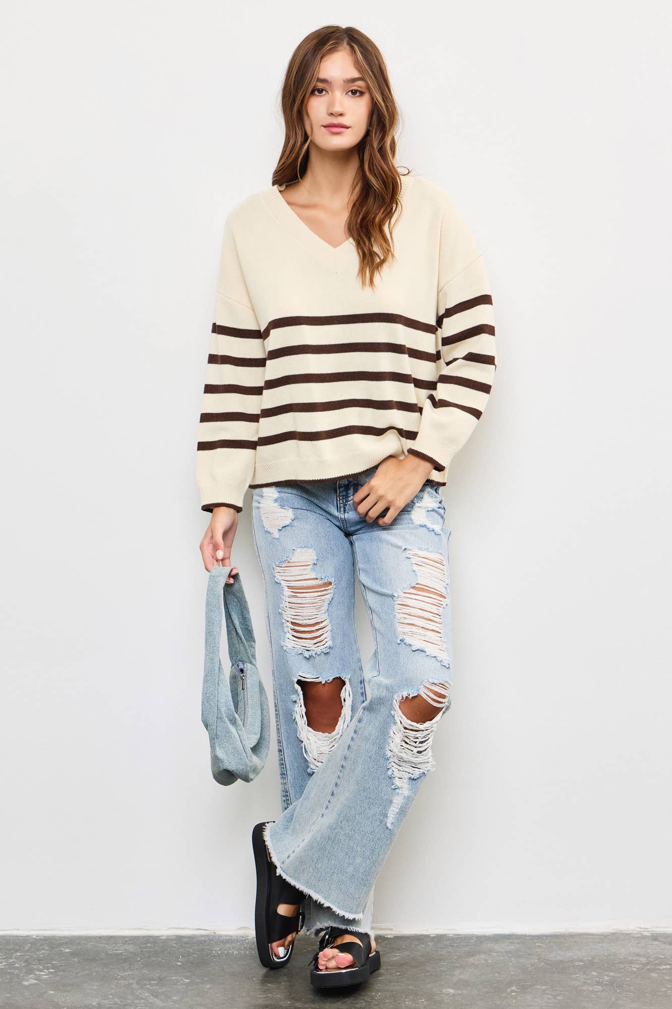 STRIPE V-NECK TOP