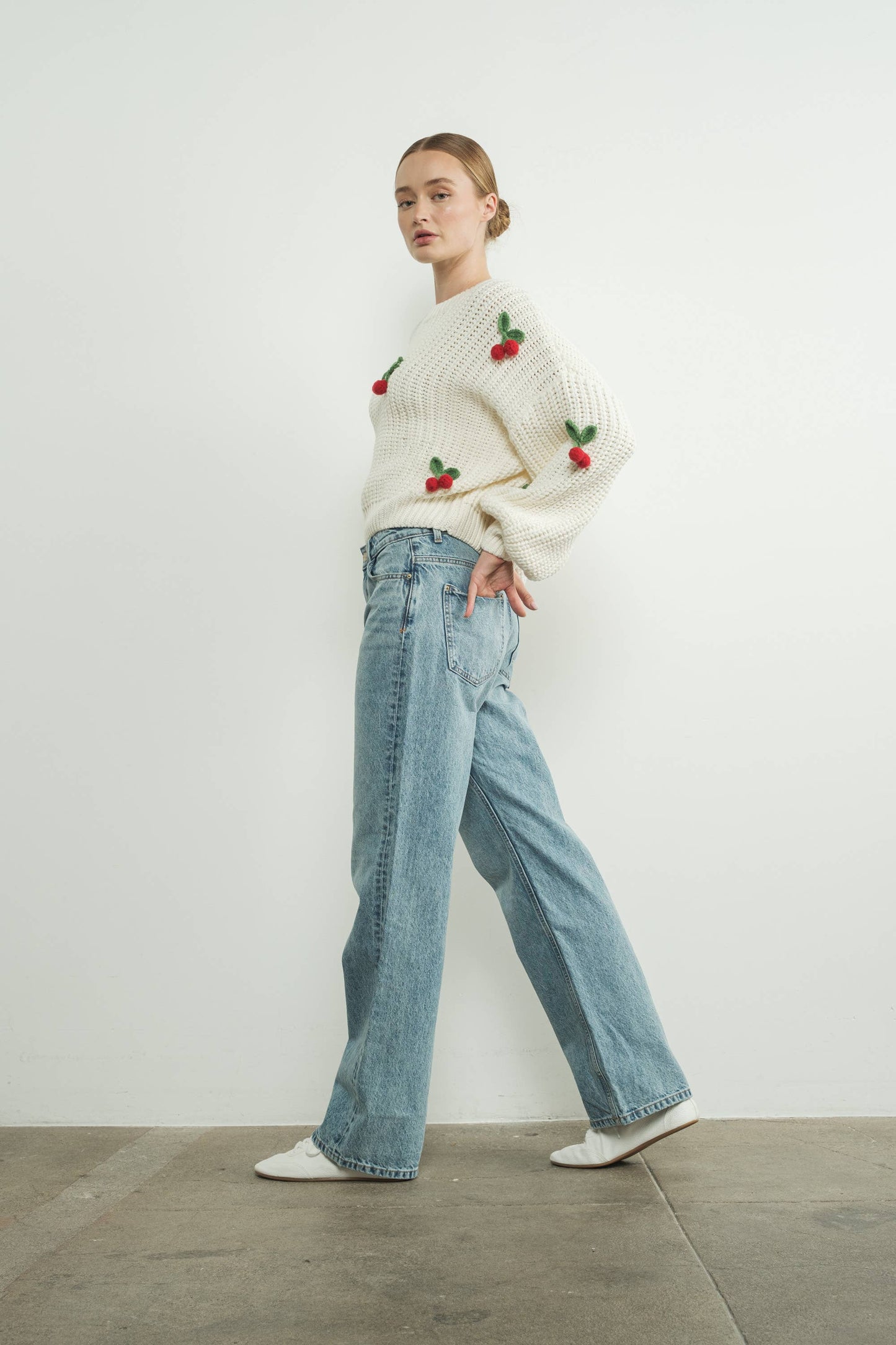 MAS2992 3D CHERRY CHUNKY KNIT SWEATER