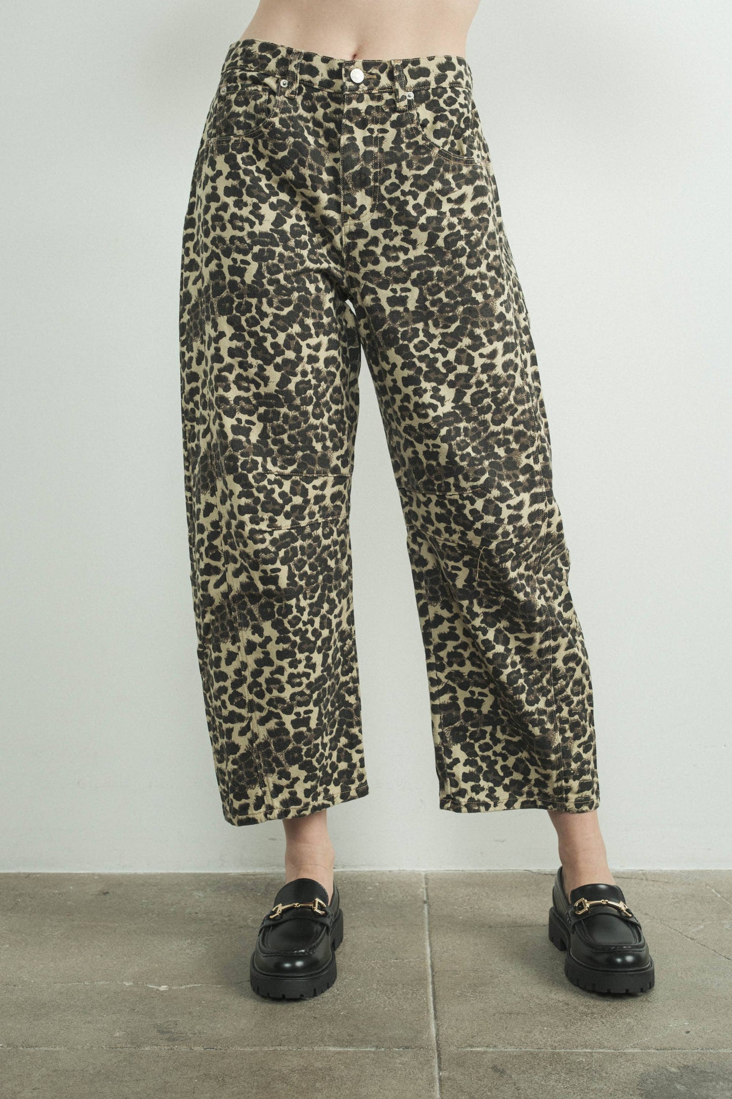 MAP2740-ANIMAL LOUCHY RELAX FIT DENIM ANIMAL PRINT PANTS